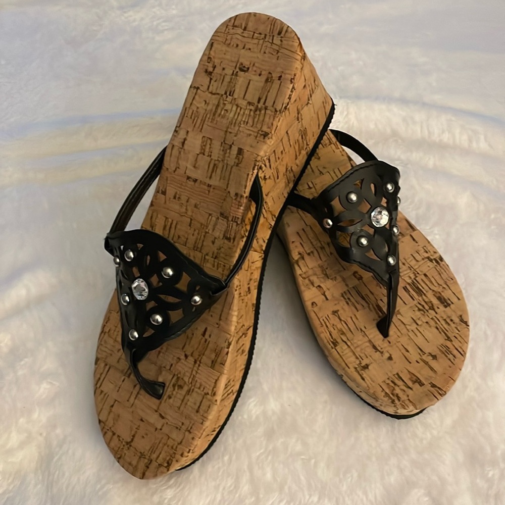 Wedged Stylish Sandals. Size S (5-6). NWOT
